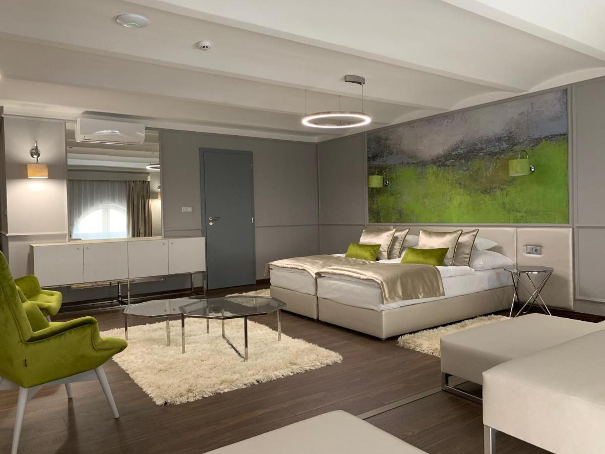 Boutique Center Hotel 2*