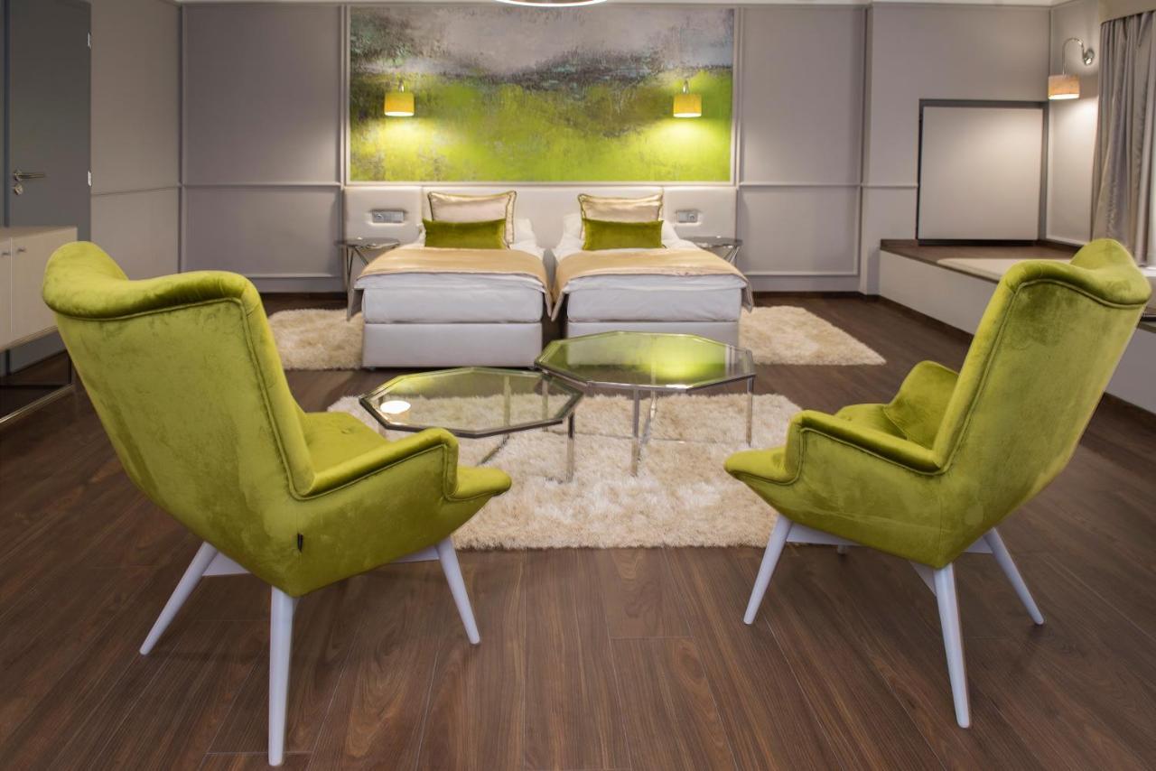 Boutique Center Hotel